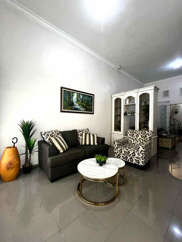 dijual rumah permata jingga suhat kota