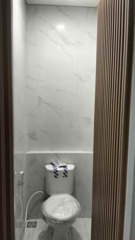 dijual rumah permata permai