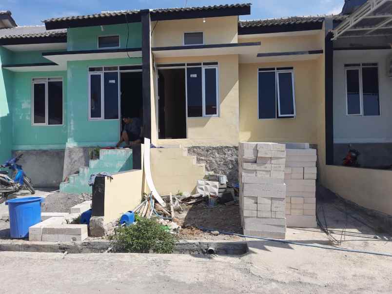 dijual rumah perum flamboyan