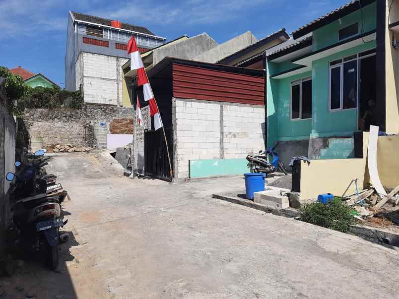 dijual rumah perum flamboyan