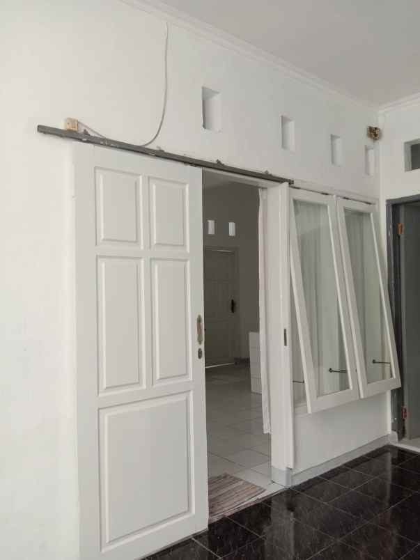 dijual rumah perum mutiara citra asri