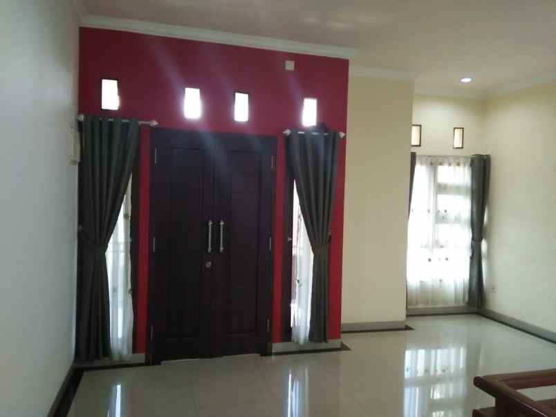 dijual rumah perum pondok bambu kuning