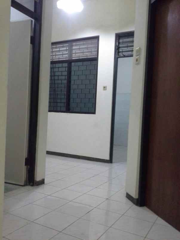 dijual rumah perum taman pondok indah