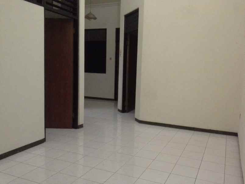 dijual rumah perum taman pondok indah