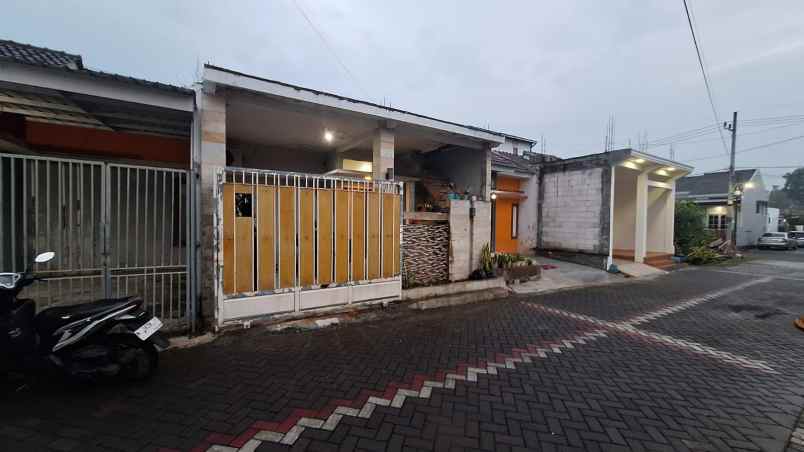 dijual rumah perumahan daerah bunut