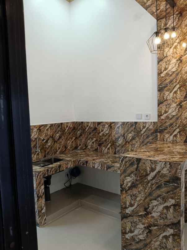 dijual rumah perumahan pesona anggrek