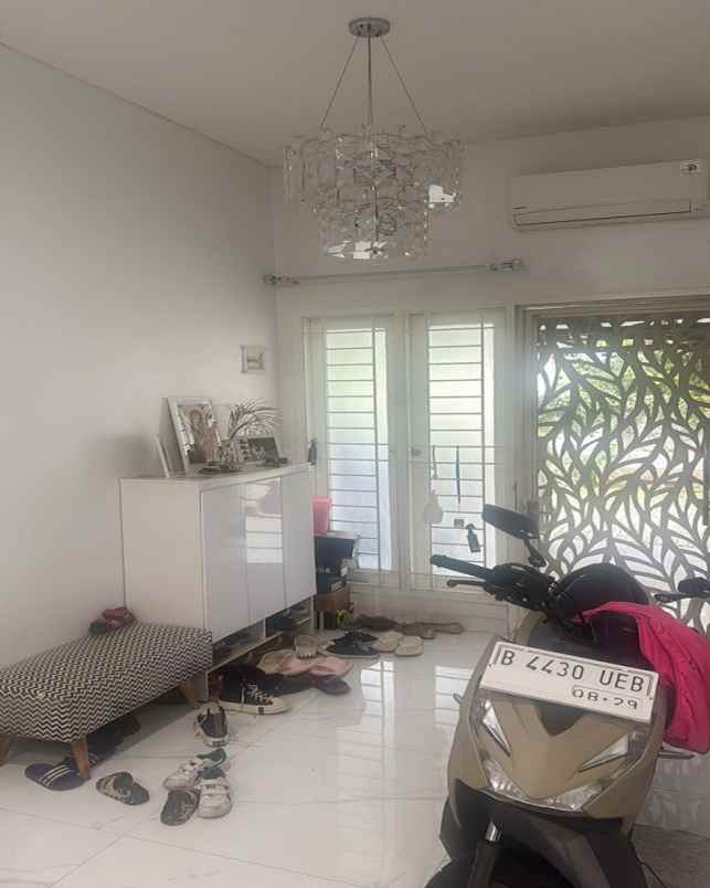 dijual rumah perumahan puri melati jl