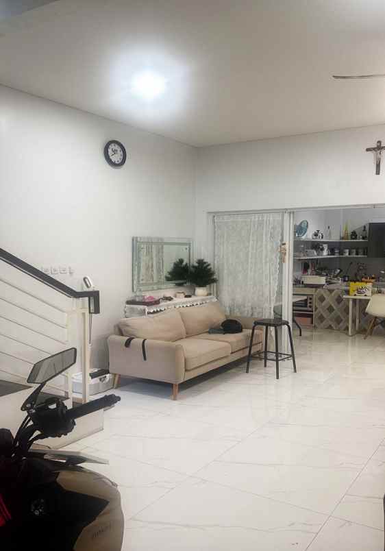 dijual rumah perumahan puri melati jl