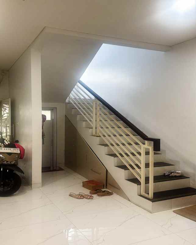 dijual rumah perumahan puri melati jl