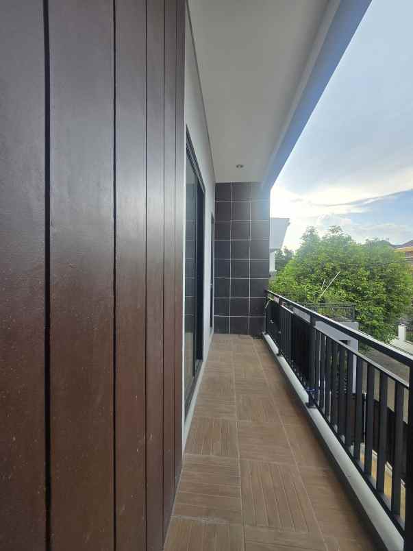 dijual rumah perumahan villa melati mas