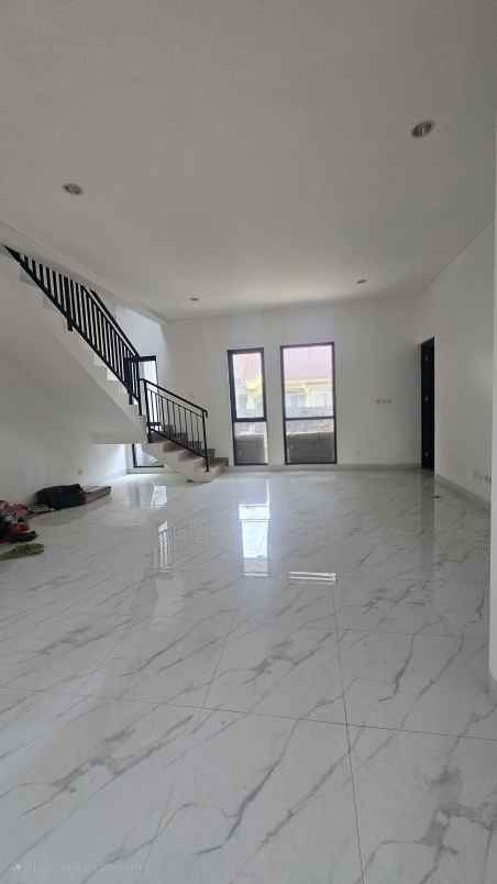 dijual rumah perumahan villa melati mas