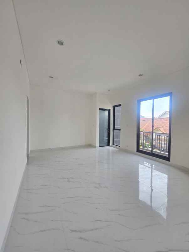 dijual rumah perumahan villa melati mas