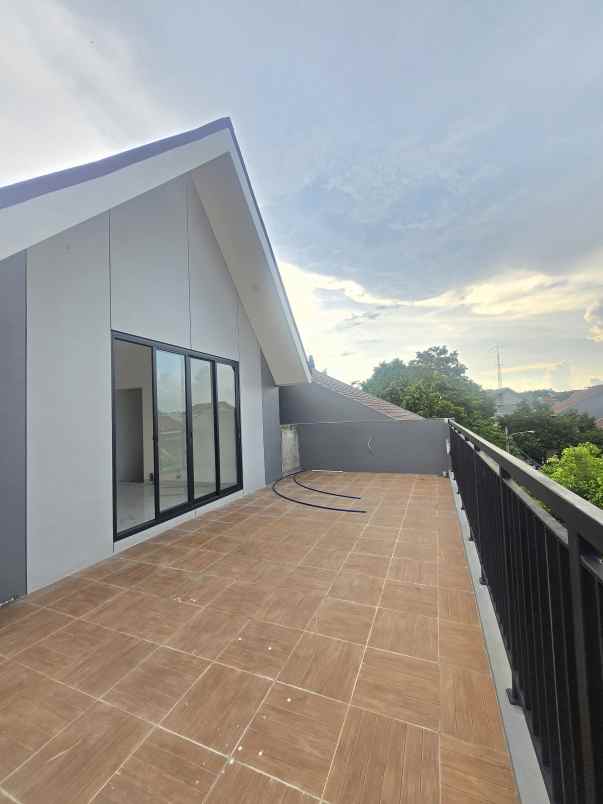 dijual rumah perumahan villa melati mas