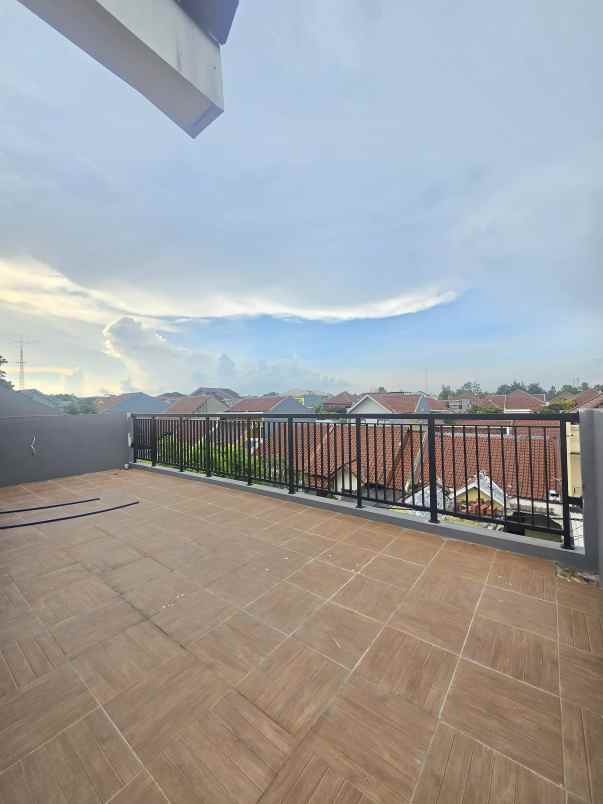 dijual rumah perumahan villa melati mas