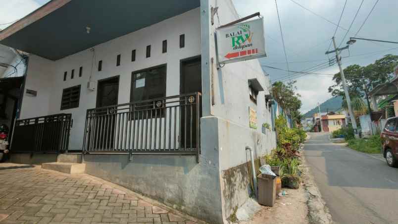 dijual rumah pesanggrahan