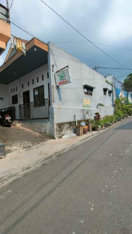 dijual rumah pesanggrahan