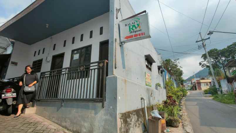 dijual rumah pesanggrahan