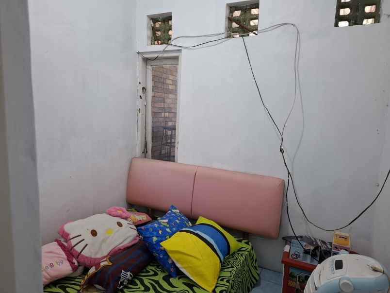 dijual rumah pojok di bumi tegal besar jember