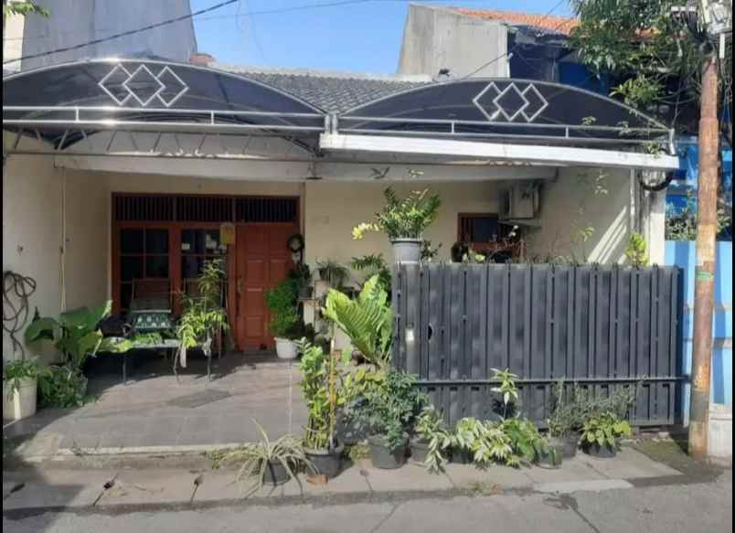 dijual rumah pondok bambu ori