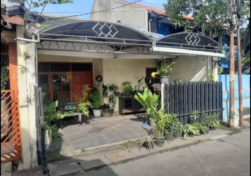 dijual rumah pondok bambu ori