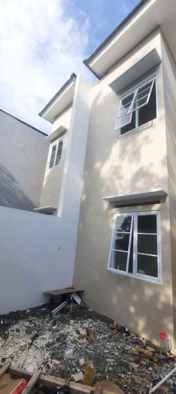 dijual rumah pondok benda