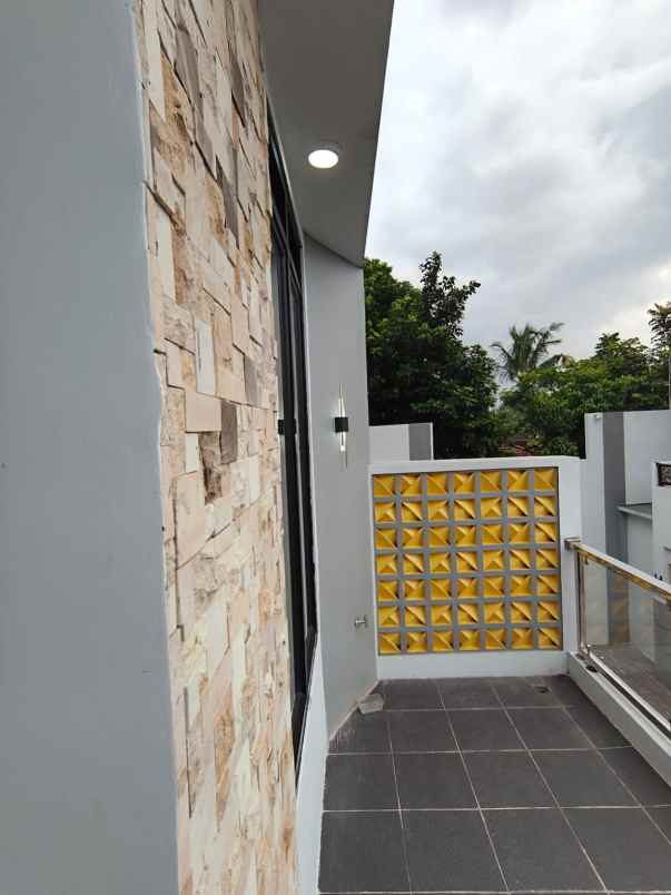 dijual rumah pondok cabe