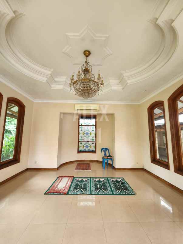 dijual rumah pondok indah