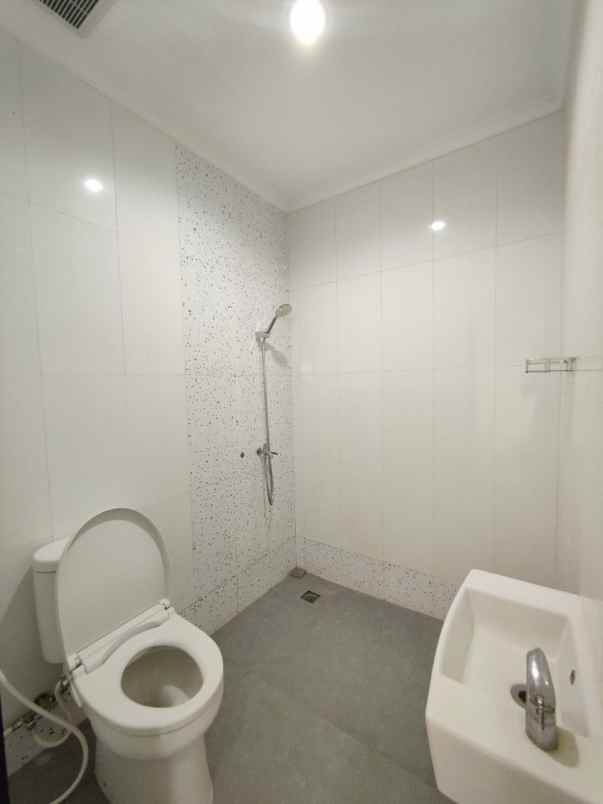 dijual rumah pondok kelapa