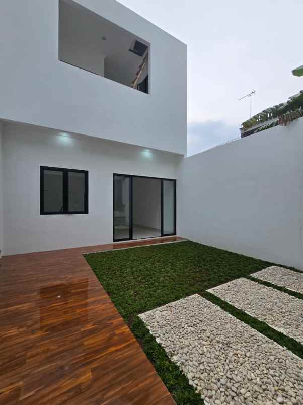 dijual rumah pondok kelapa