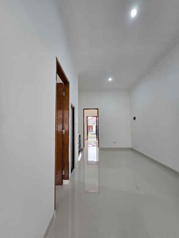 dijual rumah pondok kelapa