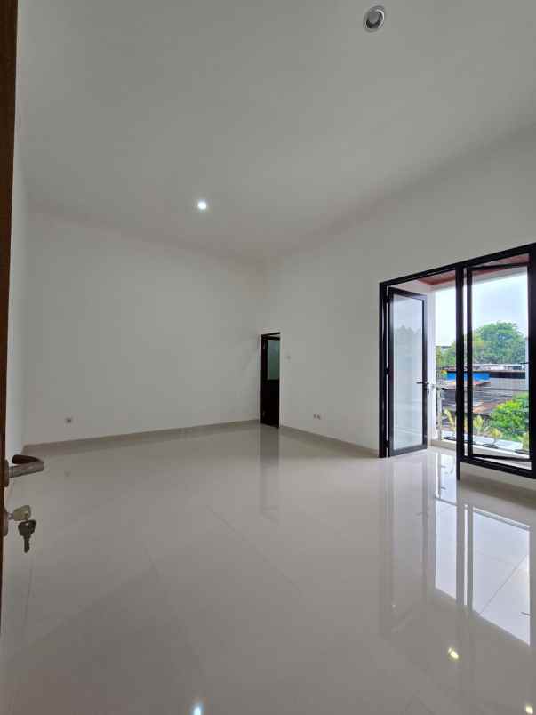 dijual rumah pondok kelapa