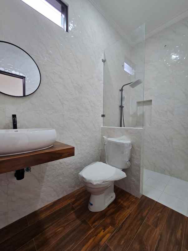dijual rumah pondok kelapa