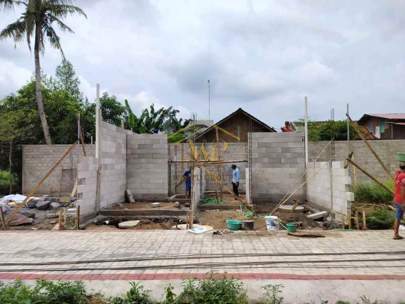 dijual rumah prambanan