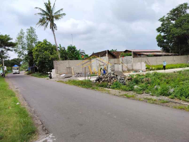 dijual rumah prambanan