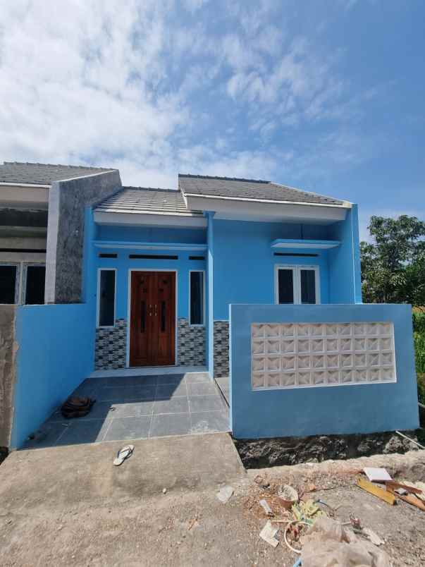 dijual rumah pucang gading