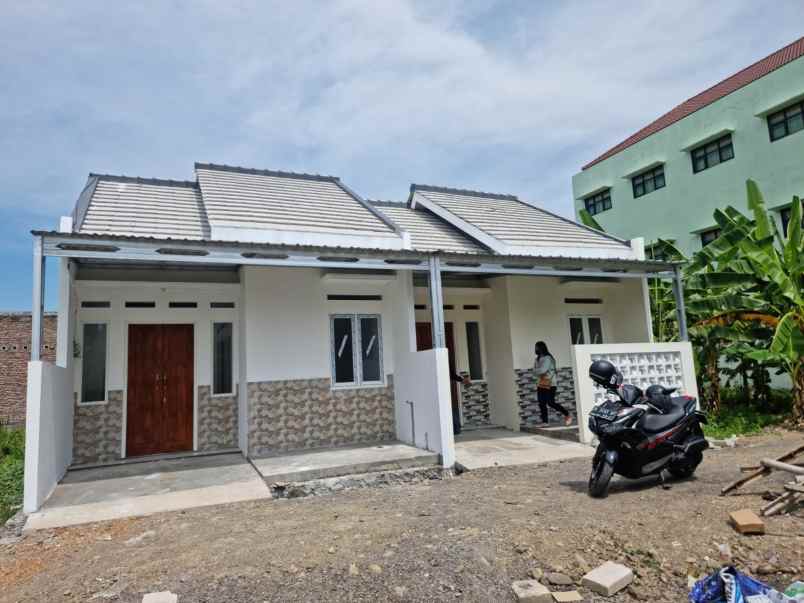 dijual rumah pucang gading