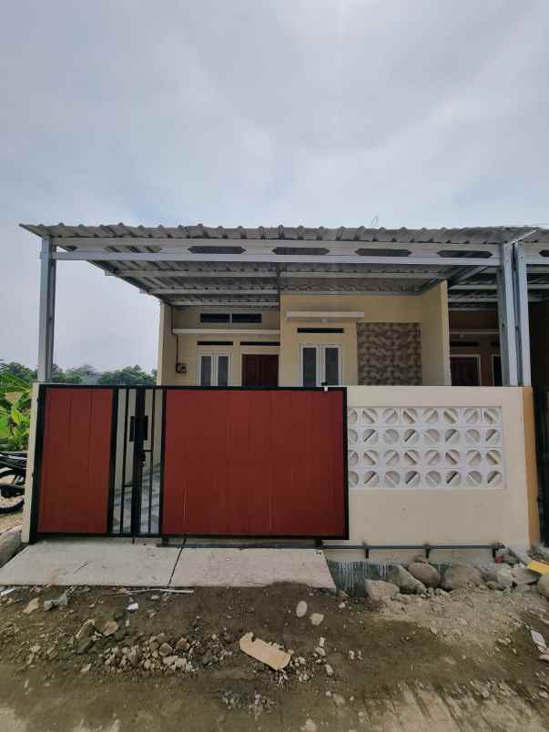 dijual rumah pucang gading