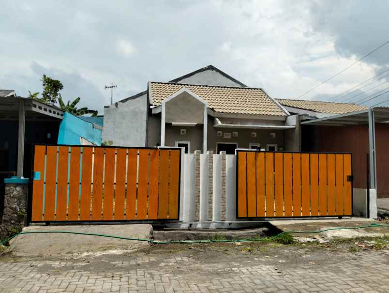 dijual rumah pucang gading bawah