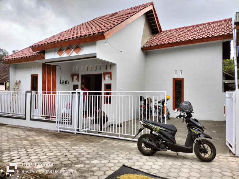 dijual rumah purwomartani kalasan