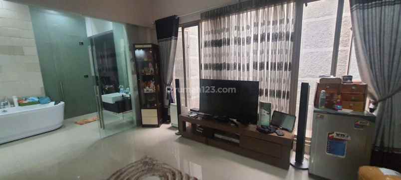 dijual rumah raffles hills cibubur