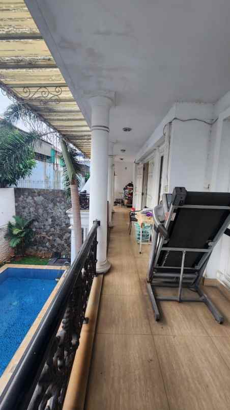 dijual rumah raffles hills cibubur