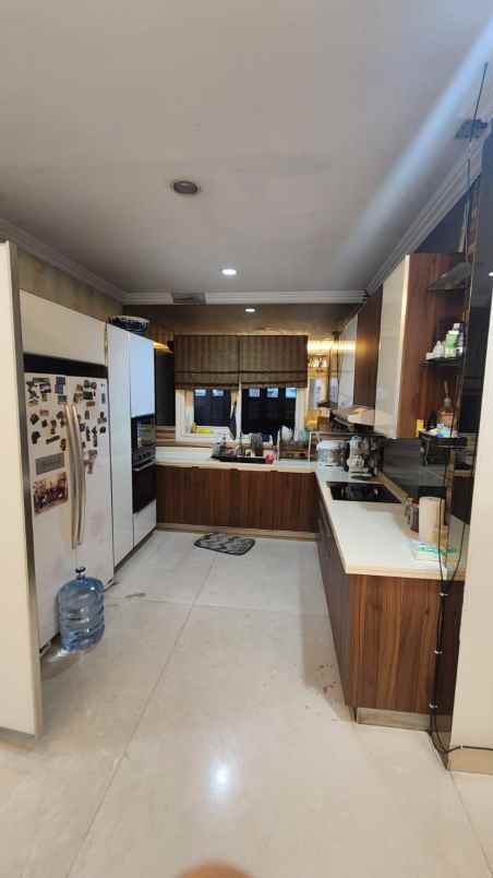 dijual rumah raffles hills cibubur