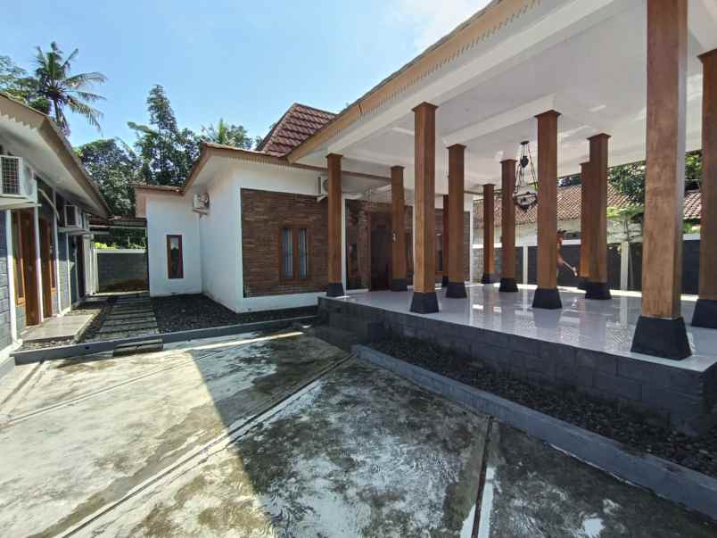 dijual rumah randusari kec prambanan