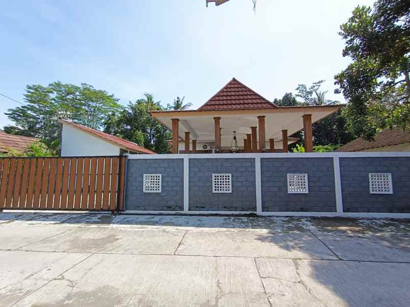 dijual rumah randusari kec prambanan