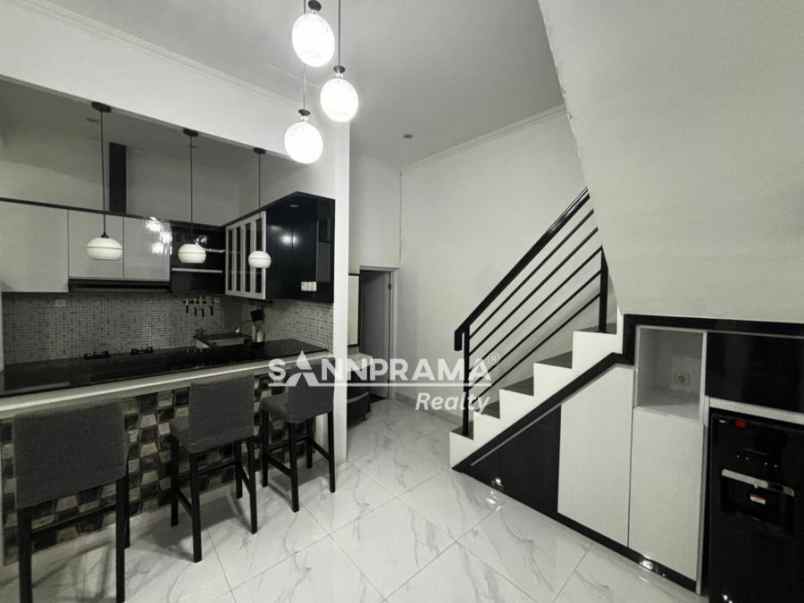 dijual rumah rangkapan jaya