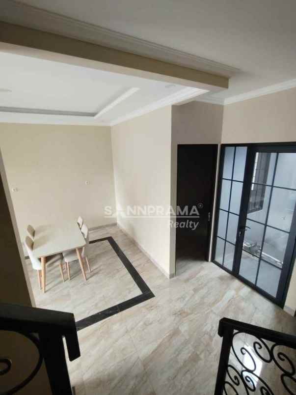 dijual rumah rangkapan jaya