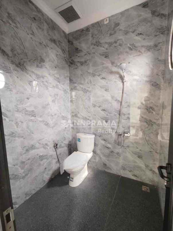 dijual rumah rangkapan jaya