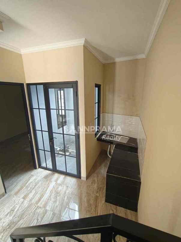 dijual rumah rangkapan jaya