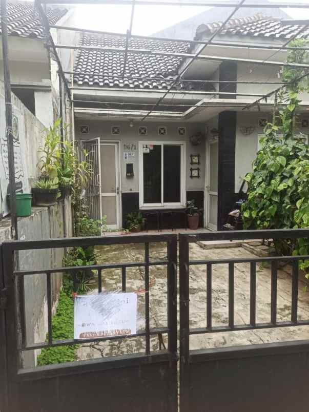 dijual rumah rangkapan jaya pancoran