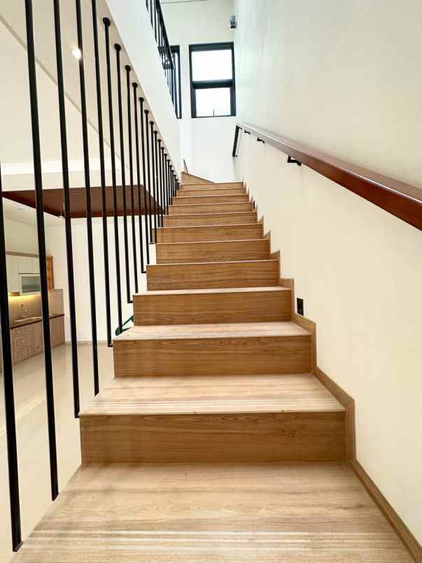 dijual rumah rawamangun